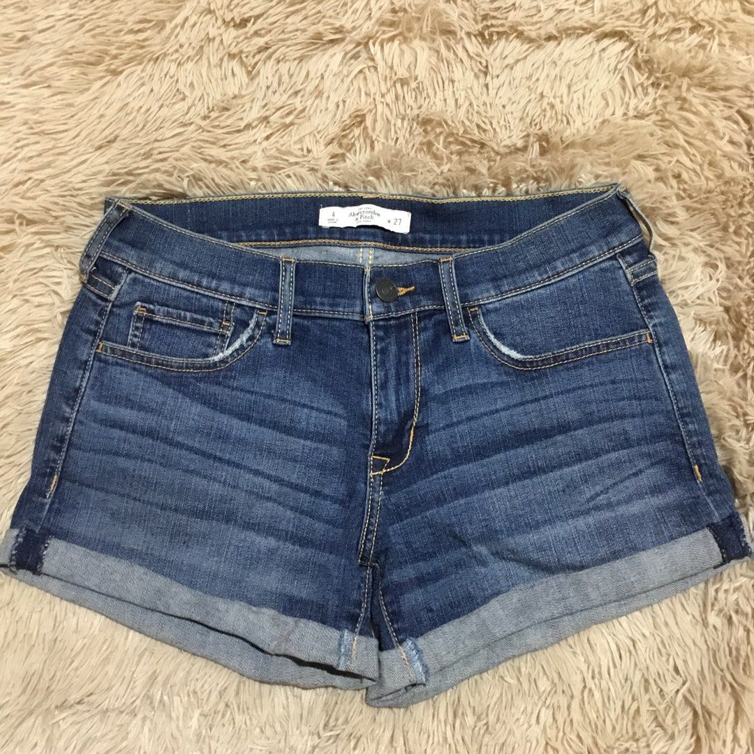 Abercrombie & Fitch Shorts (Category: Shorts) located in Baguio. Submitted by jaaanee (Listing ID 1460193279, Image 1). Description: No issue MOD : JNT MOP : GCASH.
