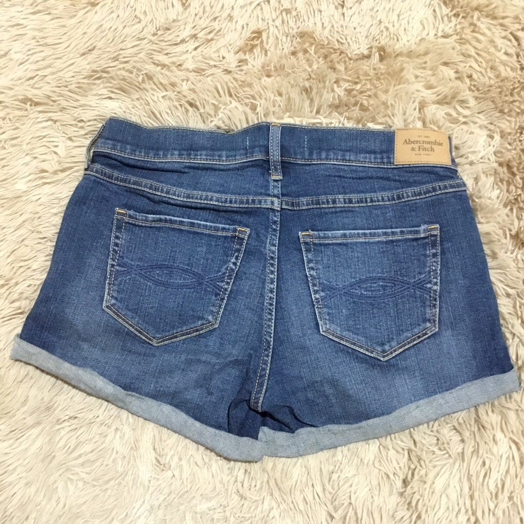 Abercrombie & Fitch Shorts (Category: Shorts) located in Baguio. Submitted by jaaanee (Listing ID 1460193279, Image 2). Description: No issue MOD : JNT MOP : GCASH.
