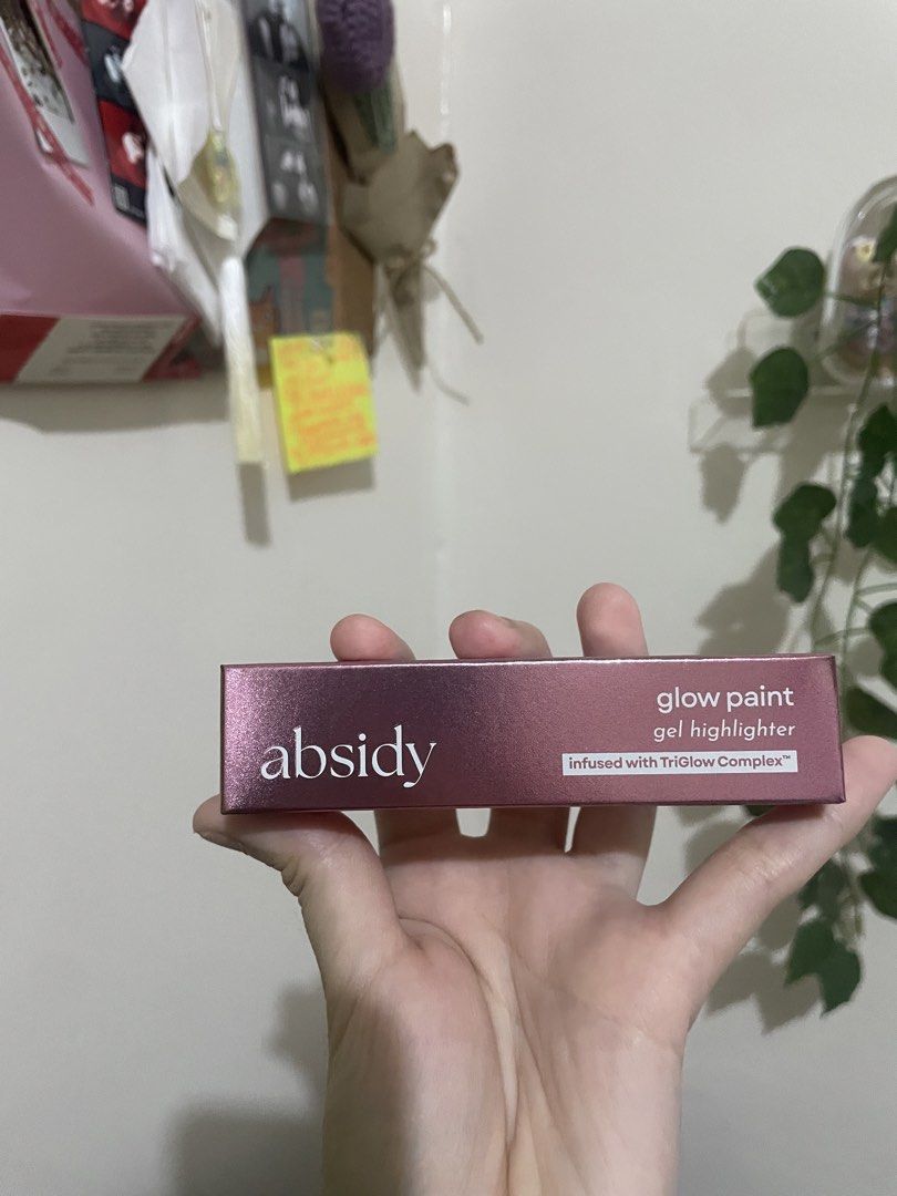Absidy Glow Paint Gel Highlighter (Category: Makeup) located in Quezon City. Submitted by nationalgoodtea (Listing ID 1460278081, Image 1). Description: Rfs: bought out of impulse -ilia shade -brandnew, unopened .