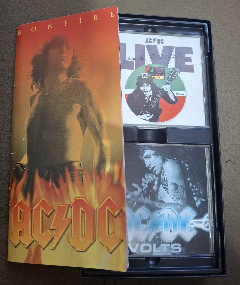 AC/DC Bonfire (Category: Portable Audio Accessories) located in Davao. Submitted by vintageklasiks (Listing ID 1460209230, Image 2). Description: 5 disk boxset, A massive tribute to the band's early iconic vocalist Bon Scott..