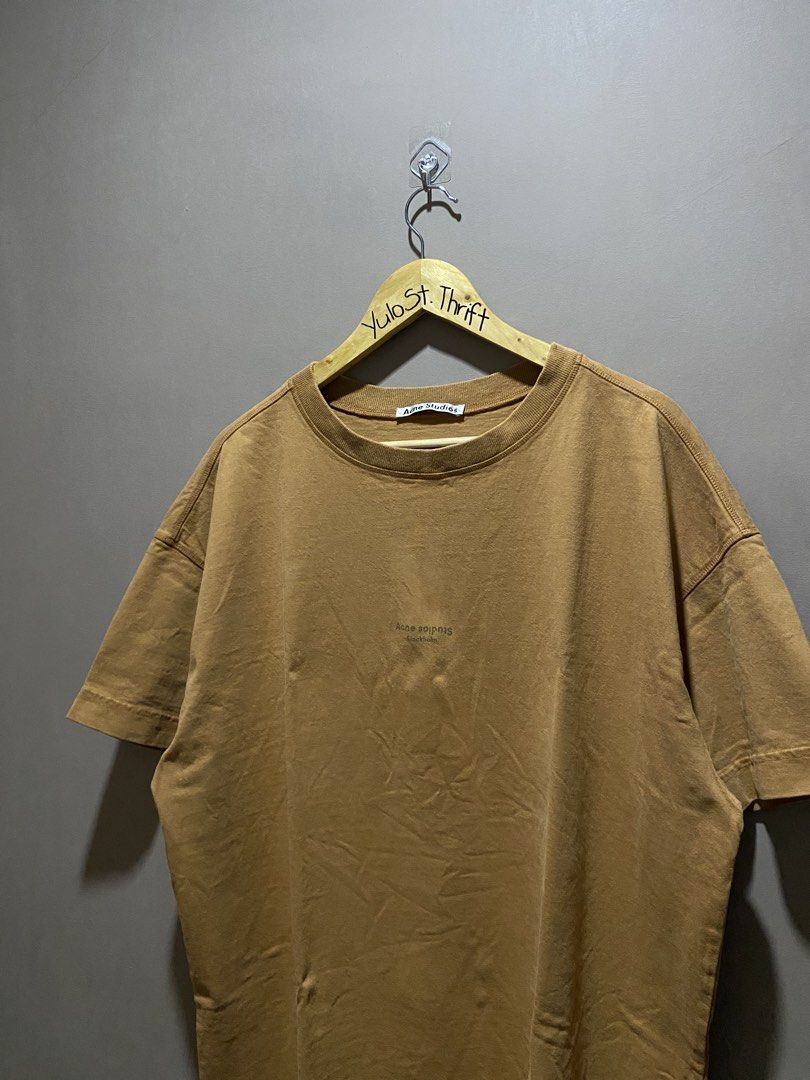 Acne Studios (Category: Tshirts & Polo Shirts ) located in Iloilo. Submitted by yulostreet.thrift (Listing ID 1460254848, Image 2). Description: Acne Studios Size L on tag Complete tags 24.5Wx29.5L Best fit XL Features the minimalist iconic “acne studios” spellout on the chest, heavy fabric. Excellent condition 9.7/10 CR.