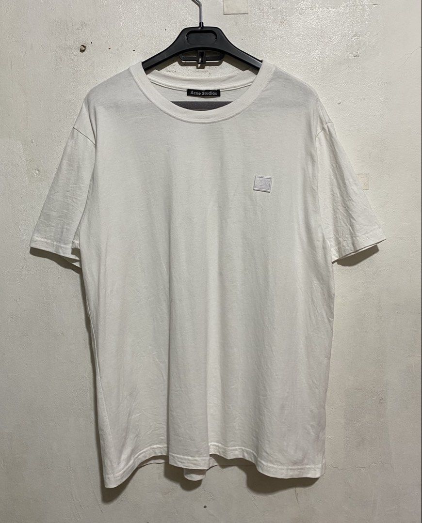 ACNE STUDIOS FACE PATCH SHIRT (Category: Tshirts & Polo Shirts ) located in Manila. Submitted by brndn.rgld (Listing ID 1460298825, Image 1). Description: SLIGHTLY NEGO FOR SURE BUYER 22 / 28 LIKE NEW NO ISSUE.