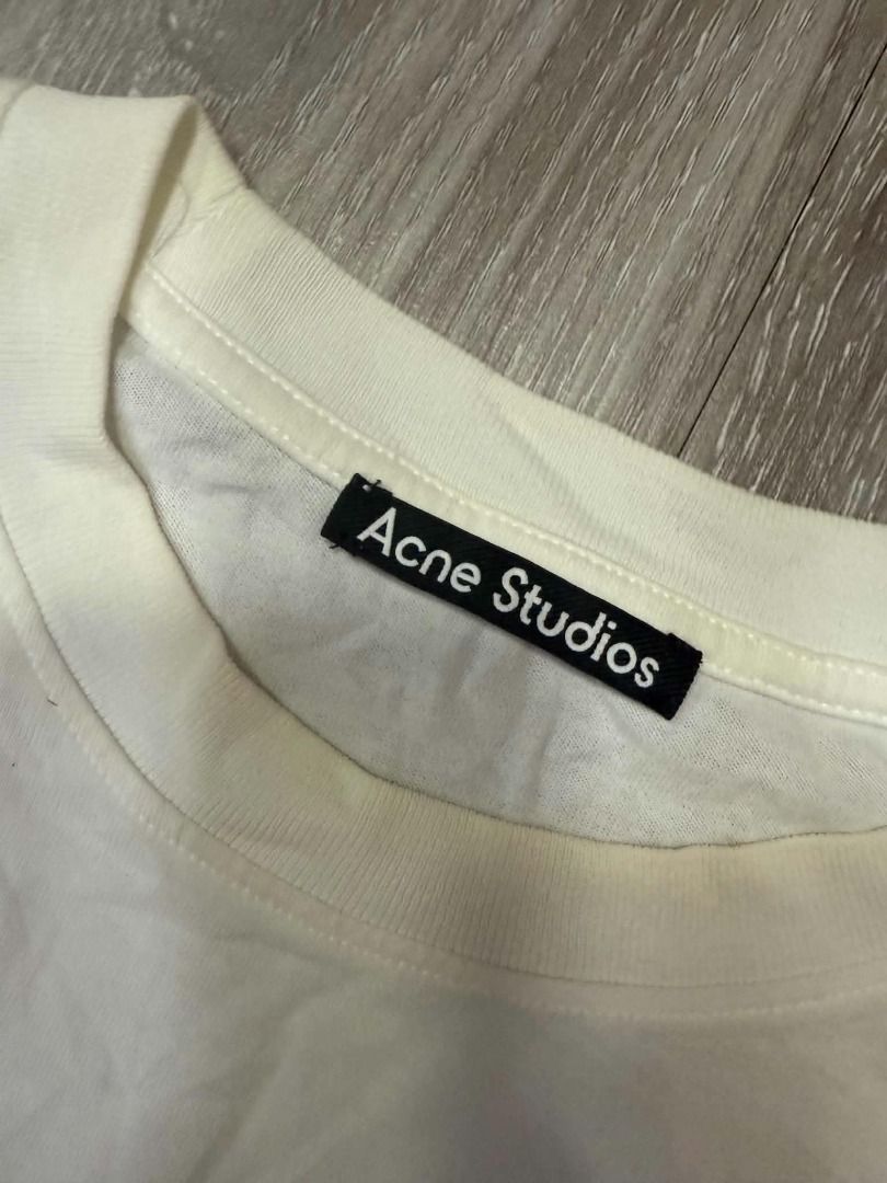 ACNE STUDIOS FLORAGATAN TEE (Category: Formal Shirts) located in Digos. Submitted by grailz.find (Listing ID 1460263949, Image 3). Description: ACNE STUDIOS AUTHENTIC CUT WASHTAG.