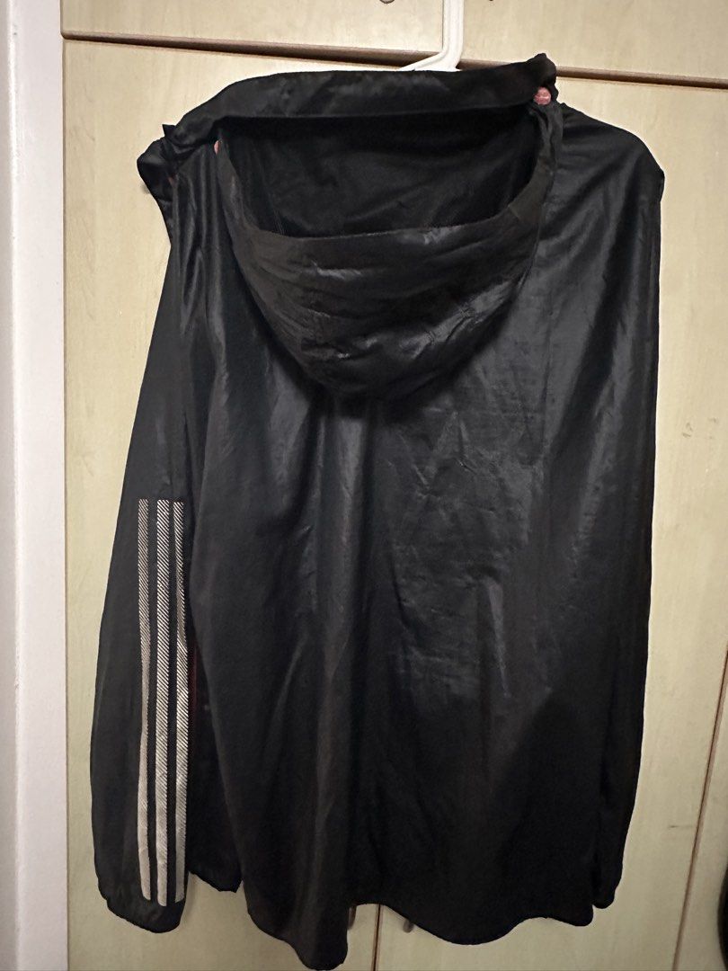 Adidas Climaproof windbreaker jacket L (Category: Coats, Jackets and Outerwear) located in Quezon City. Submitted by mancave_stuff (Listing ID 1460209372, Image 3). Description: Adidas Climaproof Windbreaker hoodie jacket Concealable hoodies Black with silver 3 stripes and red center lining For workout, running, or any sports and outdoor lifestyle. Lightweight & waterproof.