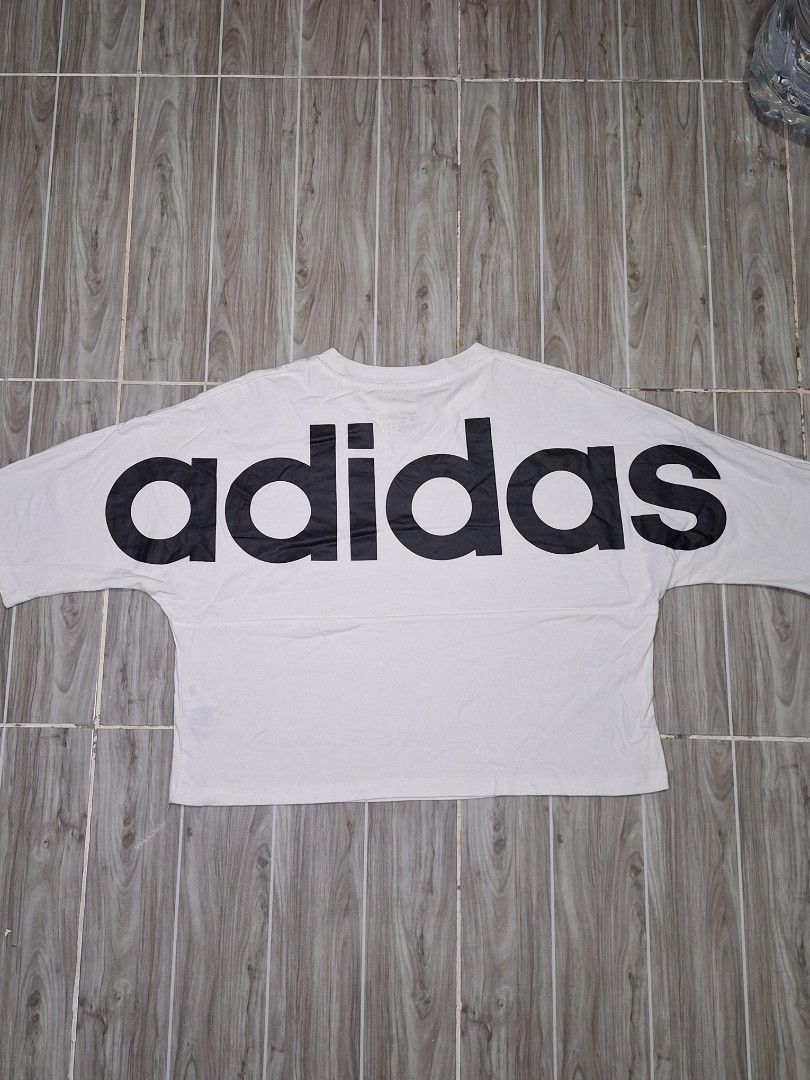 ADIDAS CROPTOP (freeshipping) (Category: Shirts) located in Quezon City. Submitted by gyl-stop (Listing ID 1460109497, Image 1). Description: freeshipping 22 x 21 excellent condi cr: 9.5/10 issue: none.