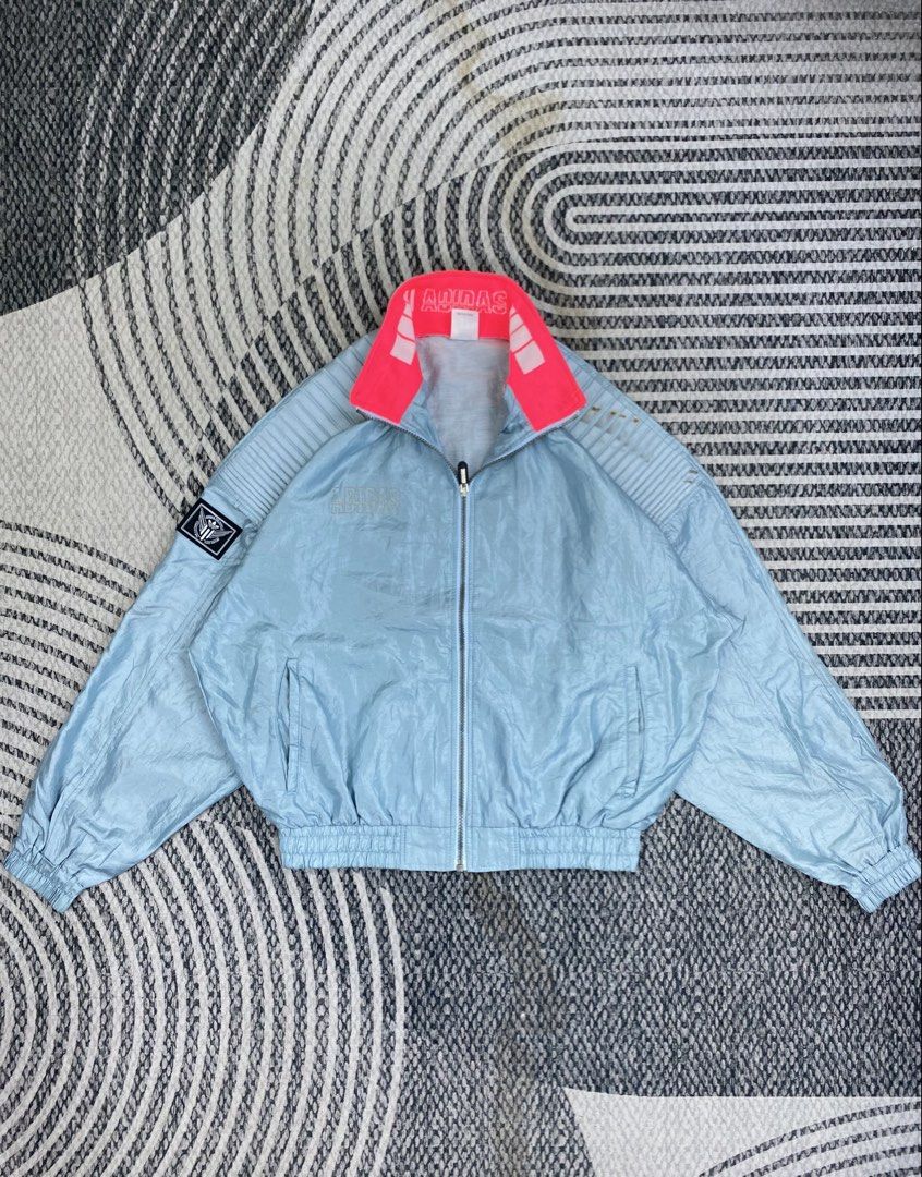 Adidas Defect Jacket (Category: Coats, Jackets and Outerwear) located in Kota Bharu. Submitted by .fashionaddict (Listing ID 1460135549, Image 1). Description: CODE ; pr15 ITEM NAME / NAMA ITEM : Adidas TAG SIZE / SAIZ TAG : L 📏 MEASUREMENTS / UKURAN • Chest / Dada : 24.5 Inches • Length / Panjang : 24 Inches • Sleeve Length / Panjang Lengan : 21 Inches • Shoulder to Shoulder / Bahu : 24 Inches ✨ CONDITION / KEADAAN • Like New / Seperti Baru • E