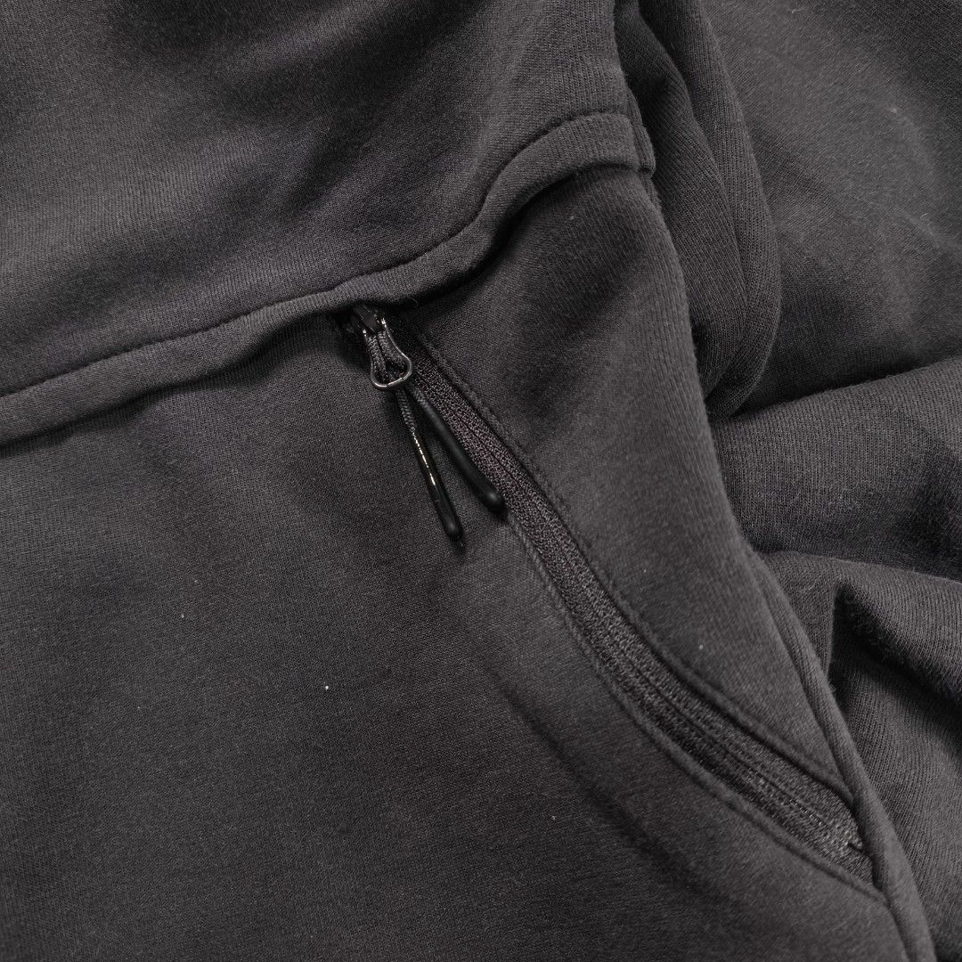 Adidas Jacket (Category: Hoodies) located in Manila. Submitted by shykes_26 (Listing ID 1460117840, Image 3). Description: Dimensions Width - 21 Length - 24 Size on tag - S Issues - None.