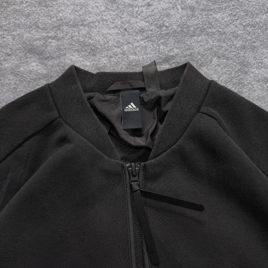 Adidas Jacket (Category: Hoodies) located in Manila. Submitted by shykes_26 (Listing ID 1460117840, Image 2). Description: Dimensions Width - 21 Length - 24 Size on tag - S Issues - None.
