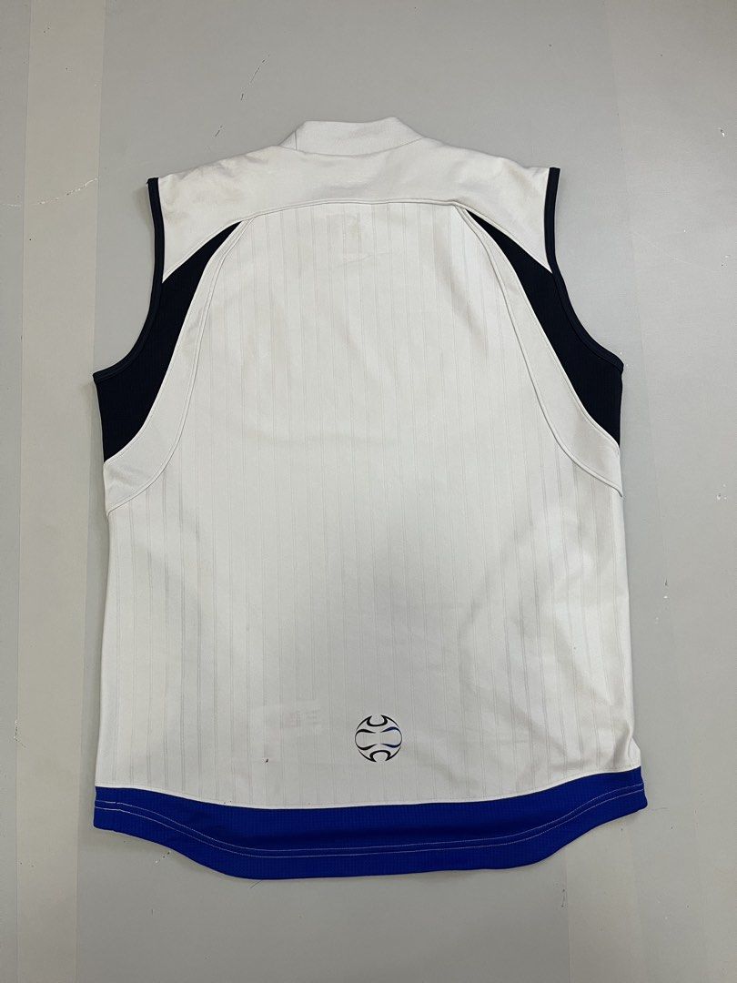 Adidas JFA Kirin Sleeveless Jersey (Category: Vests) located in Mabalacat. Submitted by aas_thriftfings (Listing ID 1460187013, Image 2). Description: - Adidas JFA Japan sleeveless jersey vest - Size: Large (L) - Features Kirin sponsor logo - Clima365 technology for enhanced breathability - FORMOTION design for an athletic fit - Ideal for training sessions or casual wear.
