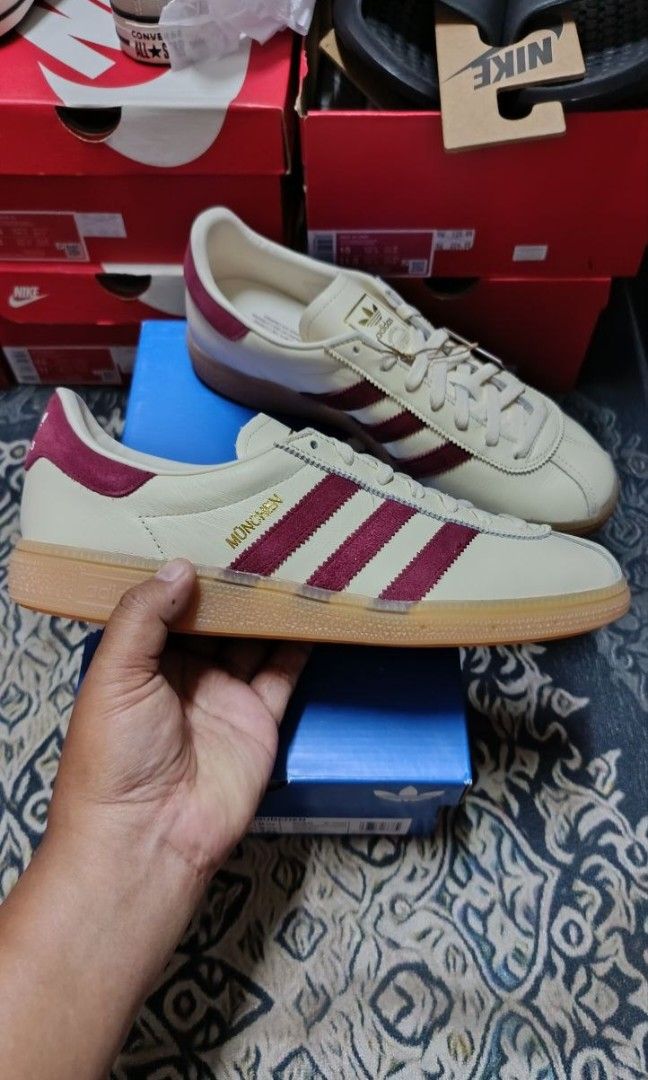 Adidas Munchen (Category: Sneakers) located in Batu Caves. Submitted by nikahmad786 (Listing ID 1460134021, Image 3). Description: Adidas Munchen Original Brand New size Uk8.5 Retail Rm 449❌❌ Offer Rm 239✅✅ (siap pos) pickup area gombak 010 77tiga 6887.