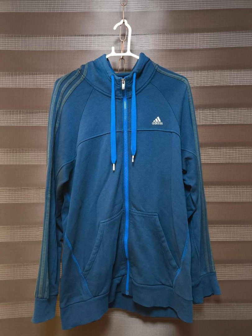 Adidas Preloved Hoodies (Category: Coats, Jackets and Outerwear) located in Imus. Submitted by macoydee22 (Listing ID 1460264657, Image 1). Description: 👑FOR SALE Sakto sa tag-lamig🥶 Adidas Softshell Activewear Jacket Sweatshirt - Navy Blue Size: XL Dimes: W 22 L 30 Excellent Condition No issue ✅Authentic Price: P500 Adidas China Pullover Hoodie - Red Size: Medium Dimes:W Excellent condition No issue ✅Authentic Price: 600 Adidas x Marvel " Blac