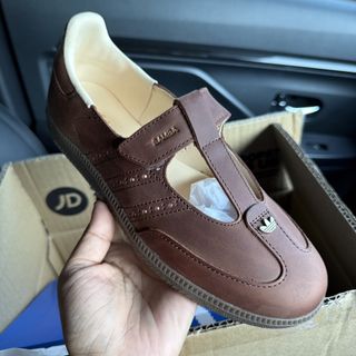 (Category: ) located in . Submitted by _Aisypreloved_ (Listing ID 1460163332, Image 1). Description: .