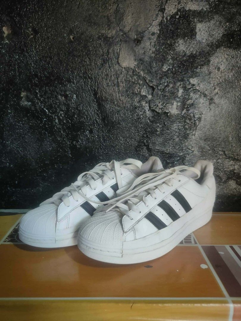 Adidas superstar (Category: Sneakers) located in Vinzons. Submitted by khasanche43622 (Listing ID 1460231444, Image 1). Description: Very good condition Minimal sign of usage Size 8 mens us.