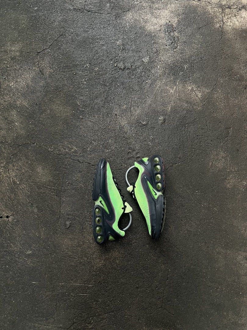 AIR MAX DN (Category: Casual Shoes) located in Candelaria. Submitted by thrift.2.new (Listing ID 1460231943, Image 1). Description: MINIMAL SCRATCHES SEE LAST PIC.