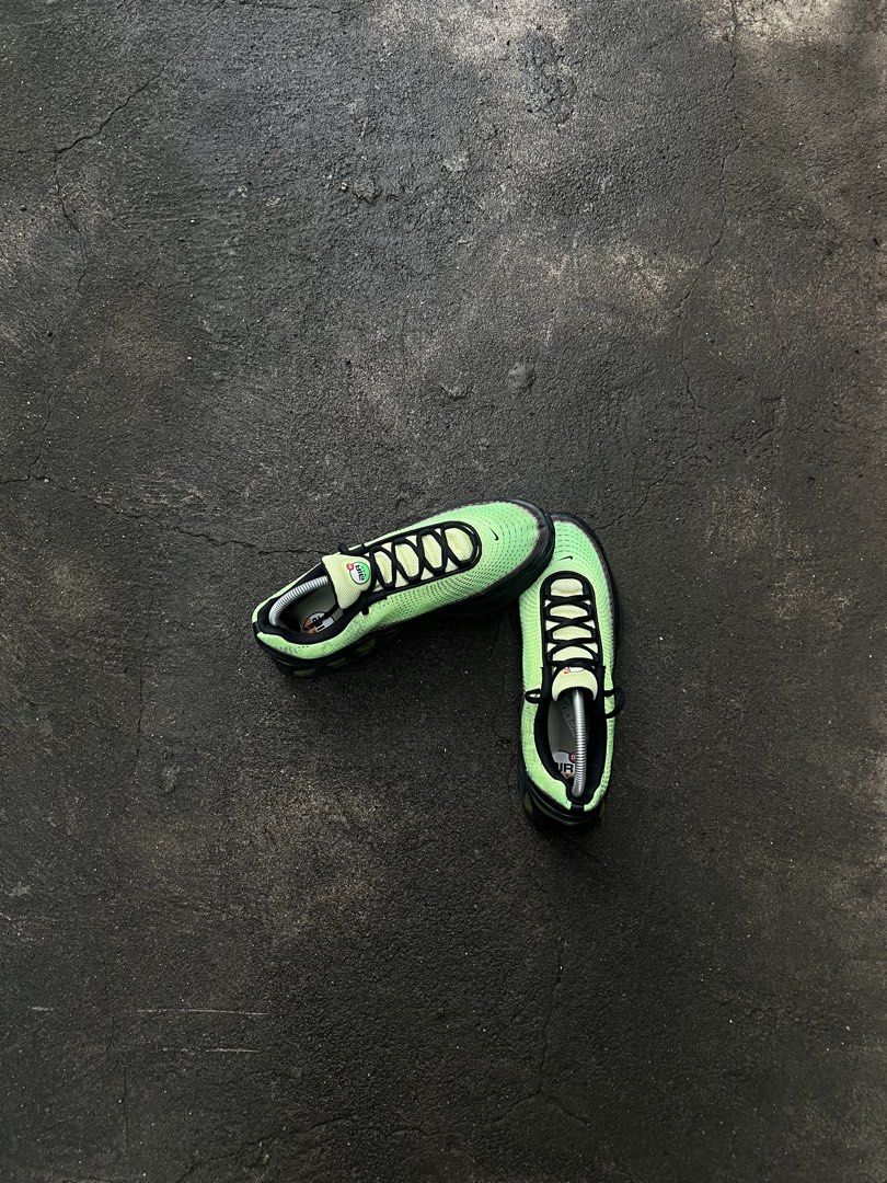 AIR MAX DN (Category: Casual Shoes) located in Candelaria. Submitted by thrift.2.new (Listing ID 1460231943, Image 3). Description: MINIMAL SCRATCHES SEE LAST PIC.