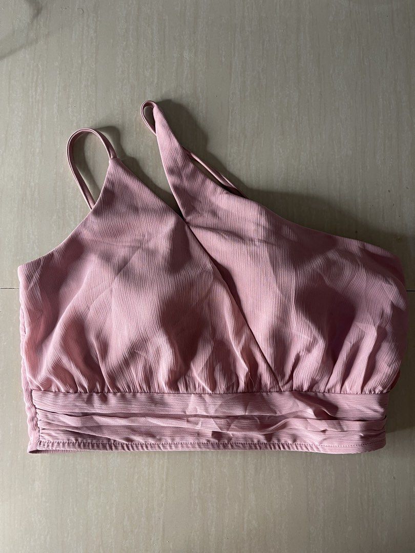 Air space old rose padded top L (Category: Sleeveless) located in Baguio. Submitted by affordaprice_2600baguio (Listing ID 1460225998, Image 1). Description: .