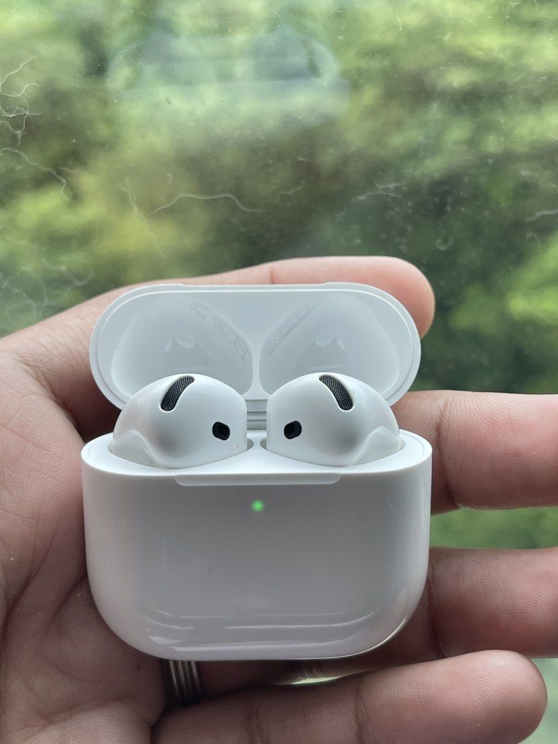 AirPods 4 (Category: Other Mobile & Gadget Accessories) located in Caloocan City. Submitted by gabskiee (Listing ID 1460210748, Image 1). Description: For sale AirPods 4 ORIGINAL Still under warranty until march 10x Money back if proven fake Complete box Pwede sa maarte..
