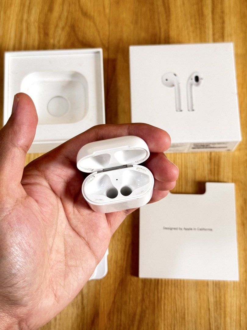 Airpods GEN 2 CHARGING CASE ONLY (Category: Headphones & Headsets) located in Manila. Submitted by prelovedbyporttt (Listing ID 1460177151, Image 2). Description: Airpods GEN 2 CHARGING CASE ONLY • 100% No hidden defects • 100% Battery health is in great condition • 100% Fully functional • 100% Original item (feel free to check my transaction post on my page for proof of authenticity) If you have any questions, feel free to send us a message anyt