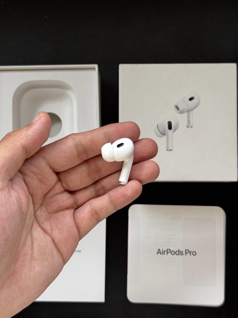 Airpods PRO 2 RIGHT POD TYPE-C ONLY (Category: Earphones) located in Manila. Submitted by prelovedbyporttt (Listing ID 1460175887, Image 1). Description: Airpods PRO 2 RIGHT POD TYPE-C ONLY 🔗PERSONAL WARRANTY: 1 MONTH (Valid as long as the item hasn’t been dropped or exposed to water) • 100% No hidden defects • 100% Battery health is in great condition • 100% Fully functional • 100% Original item (feel free to check my transaction post on my pag