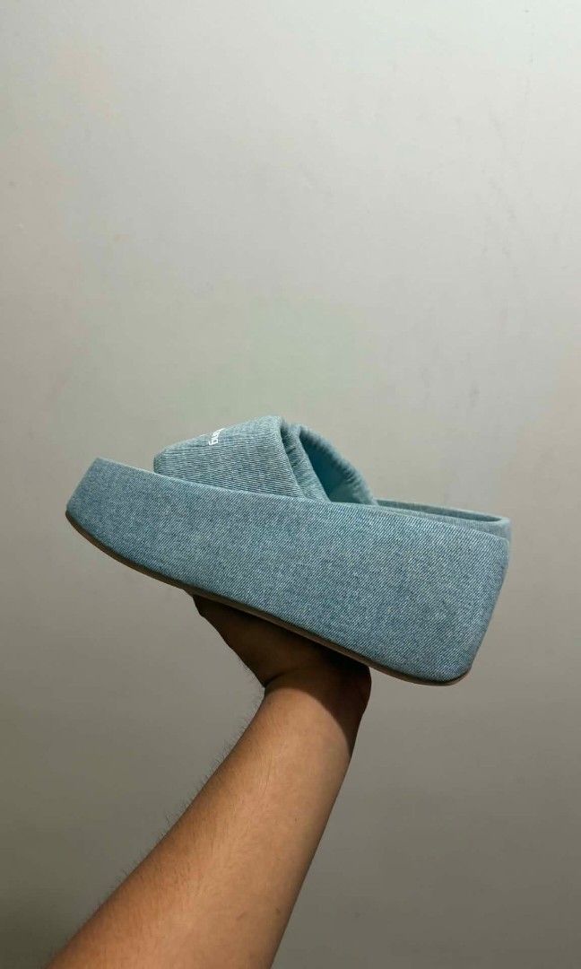 Alexander wang platform (Category: Sandals) located in Koronadal. Submitted by mannylagada880 (Listing ID 1460175886, Image 3). Description: in good condition ship nationwide ✈️.