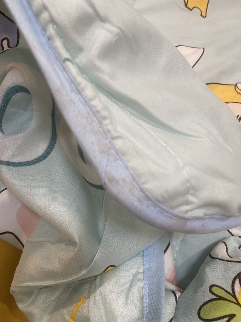 all new kids blanket (Category: Bedding & Towels) located in Manila. Submitted by swift.outletsale (Listing ID 1460134839, Image 2). Description: Brand new 100% cotton children‘s quilt (Class A standard). Dimensions: 108 cmx 130cm; ). Perfect for the current season. These are clearance items from major manufacturers—an absolute bargain. Both the outer fabric and the inner cotton filling are high-quality, soft, and comfortable; they meet Class A s