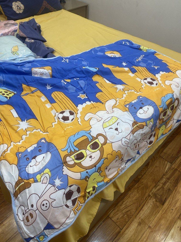 all new kids blanket (Category: Bedding & Towels) located in Manila. Submitted by swift.outletsale (Listing ID 1460135741, Image 1). Description: Brand new 100% cotton children‘s quilt (Class A standard). Dimensions: 103cmx130cm Perfect for the current season. These are clearance items from major manufacturers—an absolute bargain. Both the outer fabric and the inner cotton filling are high-quality, soft, and comfortable; they meet Class A standar