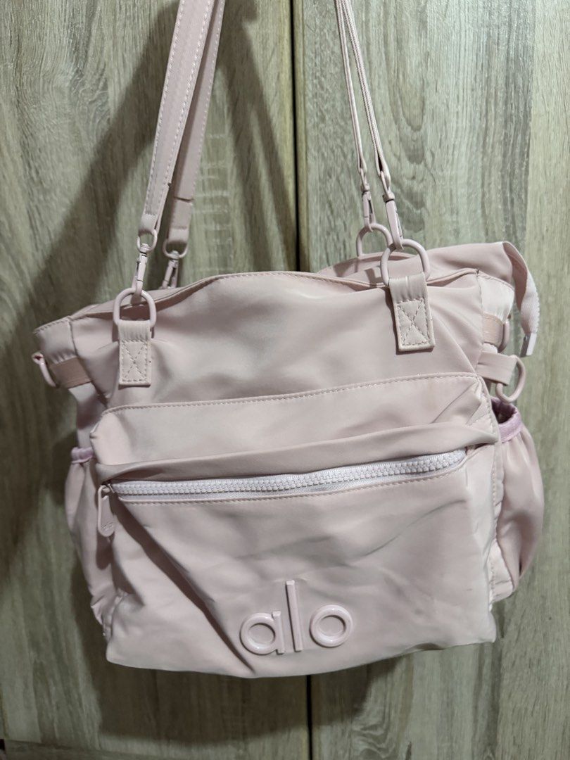Alo tote bag from vietnam (Category: Tote Bags) located in Rizal. Submitted by maemaedegu83659 (Listing ID 1460279726, Image 2). Description: Good as new 1 time lang nagamit.