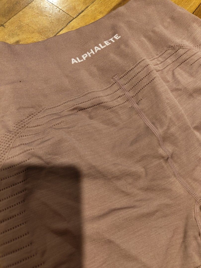 Alphalete Shorts (Category: Activewear) located in Makati City. Submitted by kfcalderon926 (Listing ID 1460219494, Image 3). Description: never used bought also here on Carousell alphalete pink shorts small (cut tag) Rfs: decluttering MOP: BPI/Gcash/ Gotyme delivery: via Grab or Lalamove ONLY. sf c/o. buyer Location: Makati.