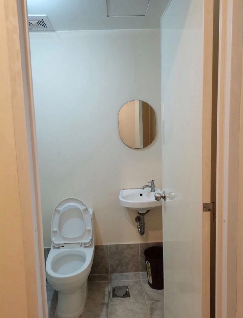Amaia Skies Shaw (Category: Apartments & Condos) located in Manila. Submitted by prestigerealtyph (Listing ID 1460269952, Image 2). Description: 📍Amaia Skies Shaw LOCATION Shaw Blvd corner Samat Street, Barangay Highway Hills, Mandaluyong City 📍16,000 with assoc dues ✔️Studio Type ✔️Fully Furnished ✅TERMS 1 Month advance 1 Months deposit -Swimming Pool (Adult/Kids) -Airconditioned Indoor Kids playground with Lounge -Airconditioned GYM Room -Fun