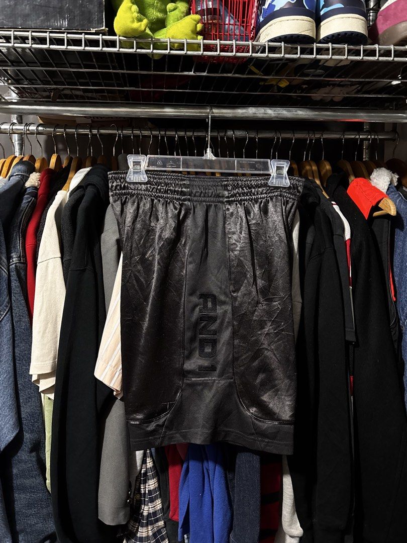 AND 1 Black Basketball Shorts (Category: Shorts) located in Caloocan City. Submitted by bonsatocha43876 (Listing ID 1460195481, Image 2). Description: - Brand new shorts, L size - Waist: 30 inches - Length: 19 inches - Leg opening: 13 inches - Complete tags still attached - Price: 400.