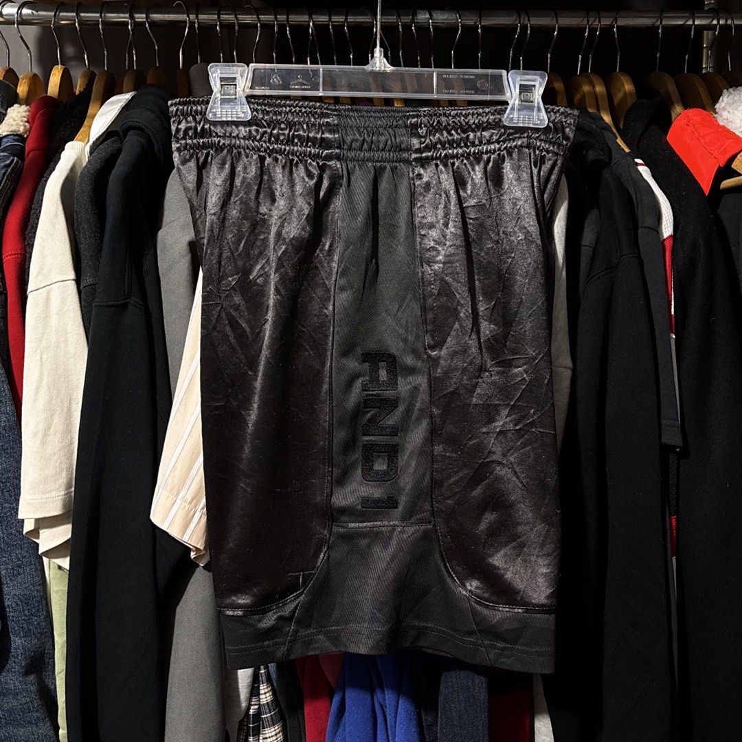 AND 1 Black Basketball Shorts (Category: Shorts) located in Caloocan City. Submitted by bonsatocha43876 (Listing ID 1460195481, Image 3). Description: - Brand new shorts, L size - Waist: 30 inches - Length: 19 inches - Leg opening: 13 inches - Complete tags still attached - Price: 400.