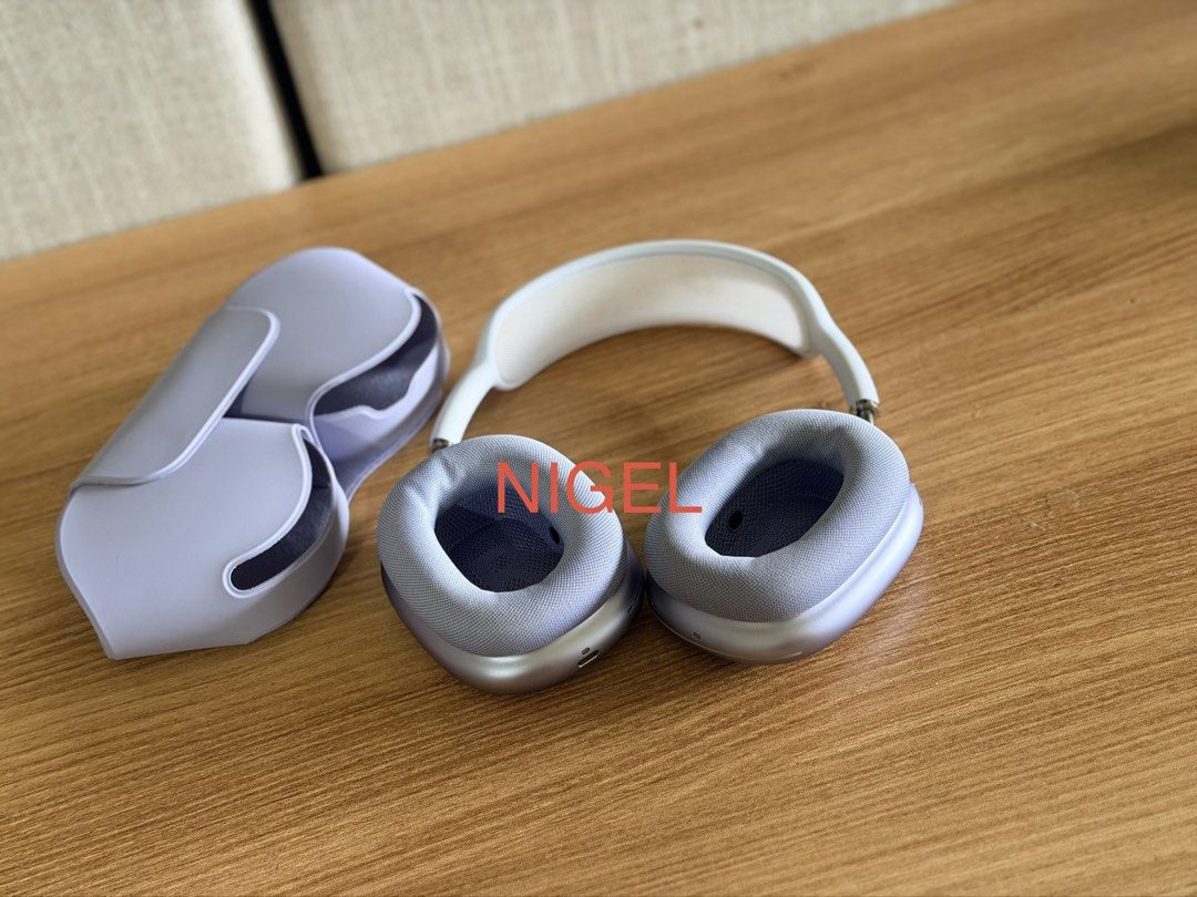 apple AirPods Max V2 (Category: Other Mobile & Gadget Accessories) located in Makati City. Submitted by nigelbitalo36 (Listing ID 1460172689, Image 2). Description: read all details muna bago inquire fixed price- 17k super bargain :) airpods max v2 type c issue- small dents nasa picture inclusion unit and case only pick up only location- filinvest alabang.