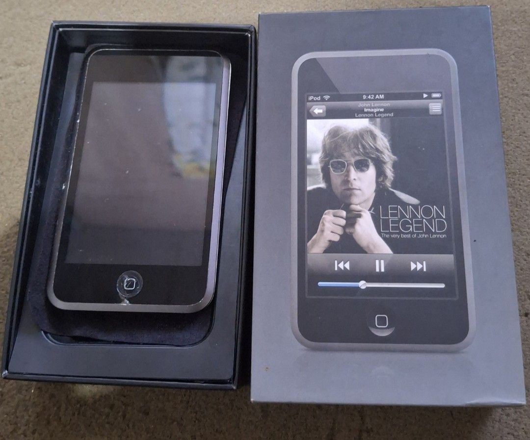 Apple iPod Touch 1st Generation 8GB (John Lennon) (Category: Portable Music Players) located in Davao. Submitted by vintageklasiks (Listing ID 1460212919, Image 2). Description: .