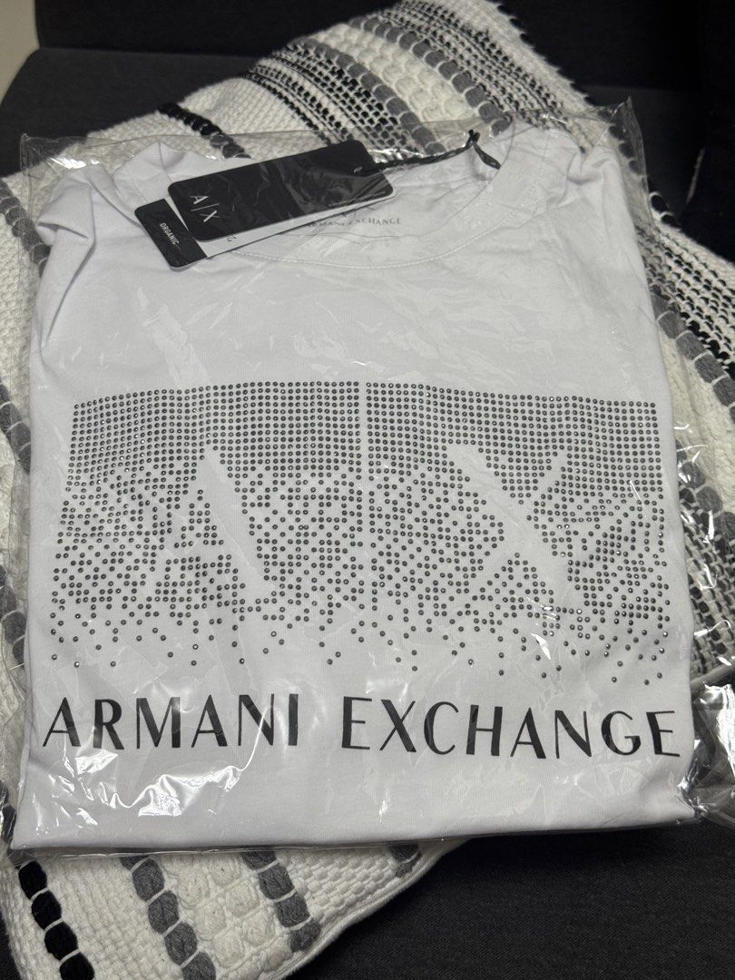 ARAMANI EXCHANGE (Category: Luxury Apparel) located in Manila. Submitted by prettystuff1008 (Listing ID 1460233881, Image 3). Description: New Ideal gift Size xs men Fits medium women 5950-1950.