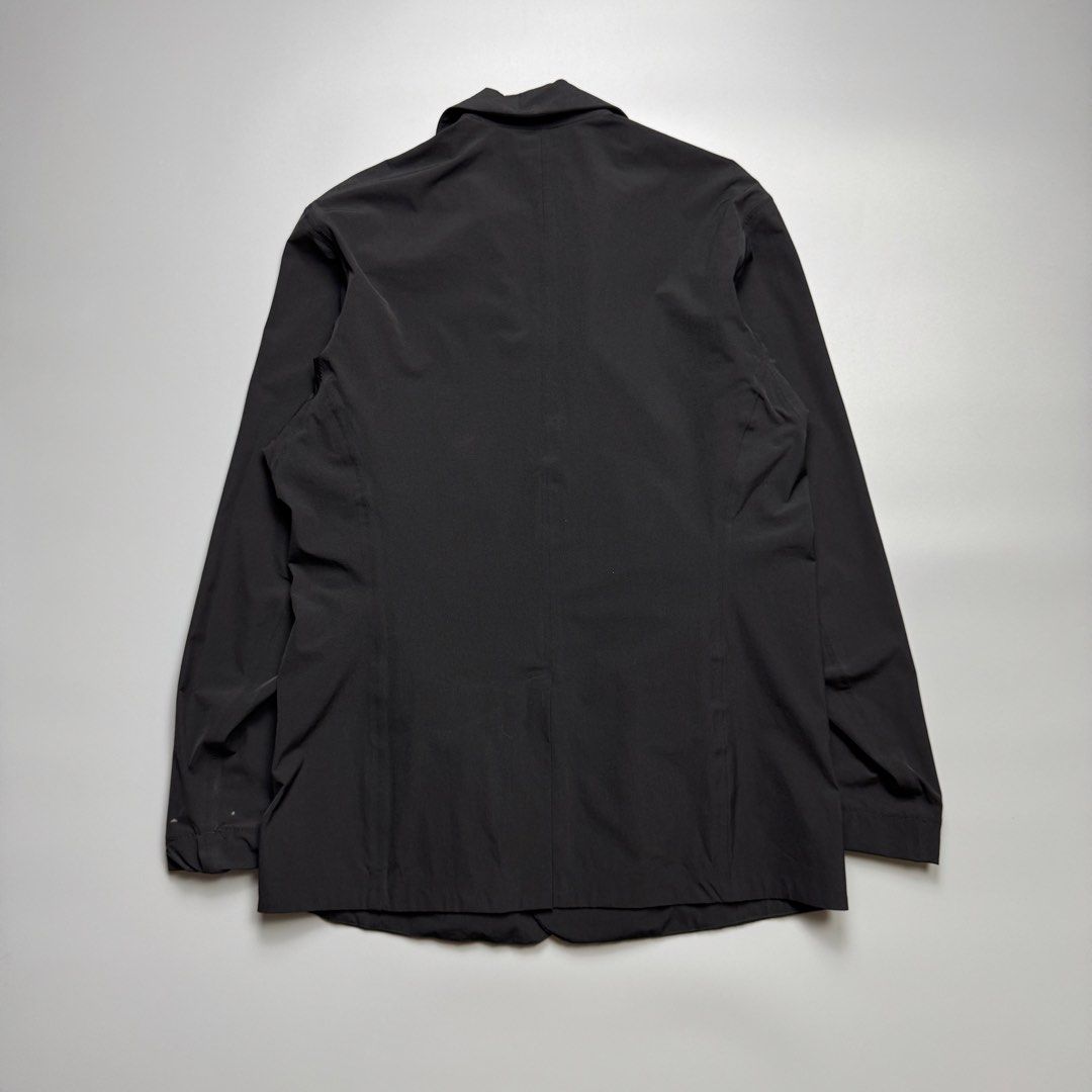 Arcteryx - Veilance LT Black Blazer Jacket (Category: Coats, Jackets and Outerwear) located in Quezon City. Submitted by japon_rose (Listing ID 1460181240, Image 2). Description: READ DESCRIPTION FIRST BEFORE YOU START A DEAL Please do self authenticate all photos are been posted Mens/ Arcteryx - Veilance LT Black Blazer Jacket Color: Black Size: Small on tag (Mens) Length: 28 Width: 20 Shoulder: 17 Sleeves: 23 Hem: 20.5 (MEASURED IT BY INCHES) 9