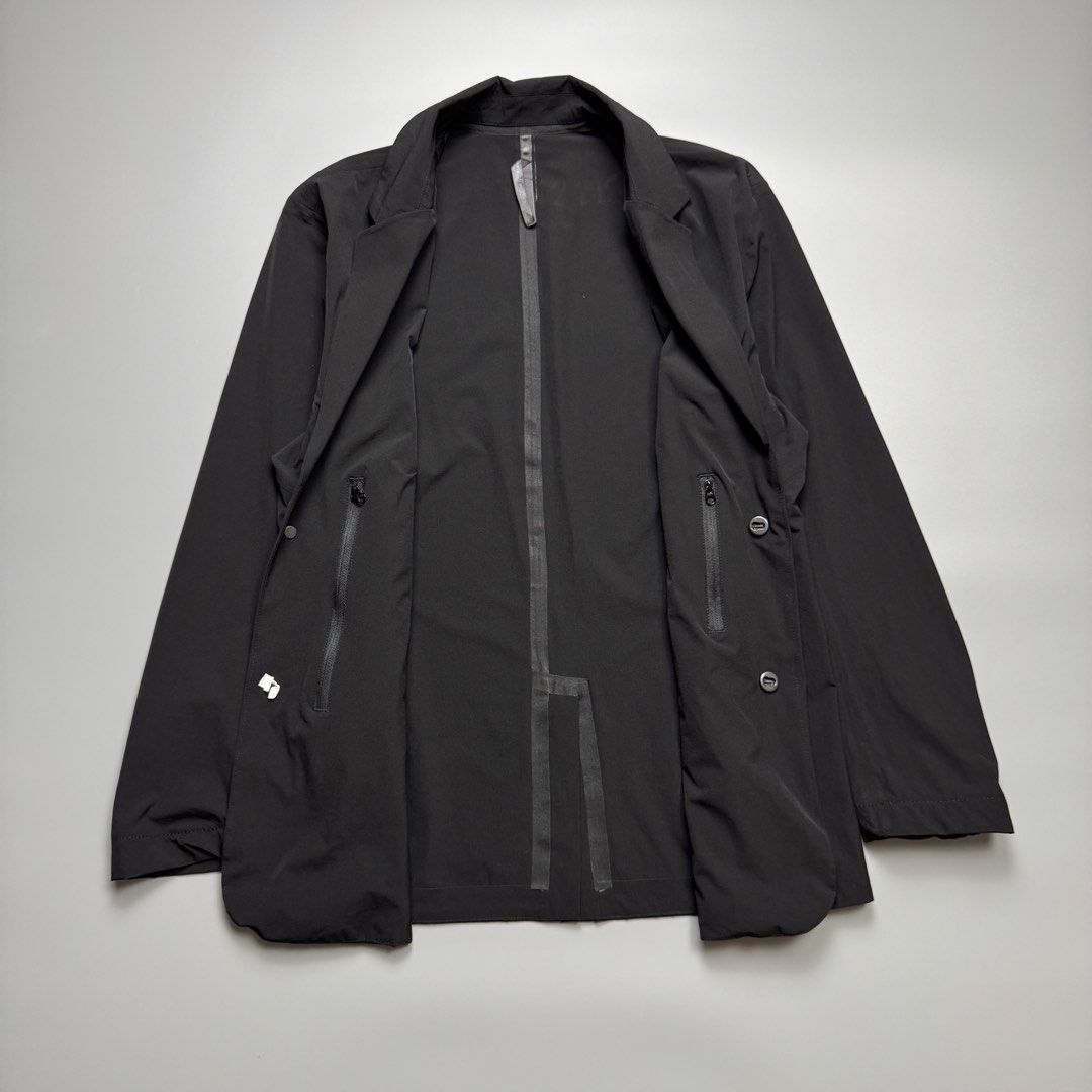 Arcteryx - Veilance LT Black Blazer Jacket (Category: Coats, Jackets and Outerwear) located in Quezon City. Submitted by japon_rose (Listing ID 1460181240, Image 3). Description: READ DESCRIPTION FIRST BEFORE YOU START A DEAL Please do self authenticate all photos are been posted Mens/ Arcteryx - Veilance LT Black Blazer Jacket Color: Black Size: Small on tag (Mens) Length: 28 Width: 20 Shoulder: 17 Sleeves: 23 Hem: 20.5 (MEASURED IT BY INCHES) 9