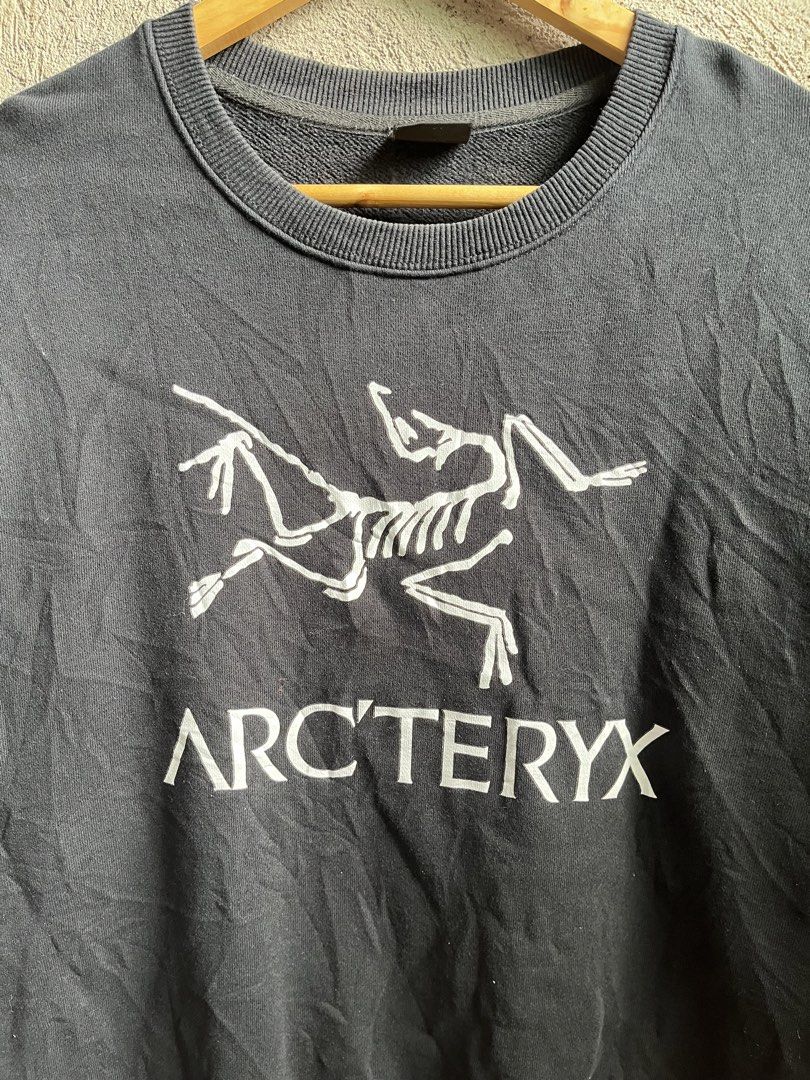 ARC’TERYX BIG LOGO SWEATER (Category: Hoodies) located in Cagayan de Oro. Submitted by rewornthriftph (Listing ID 1460128546, Image 2). Description: width: 20.5 length: 25 small to medium | FITS also on Xsmall Color rate: 9.5/10 Issue: NONE In EXCELLENT Condition See details and reference on slides Payment Methods: GCASH/JNT PLS MANAGE YOUR EXPECTATIONS. THRIFT ITEMS, NO CANCELLATION ₱600.