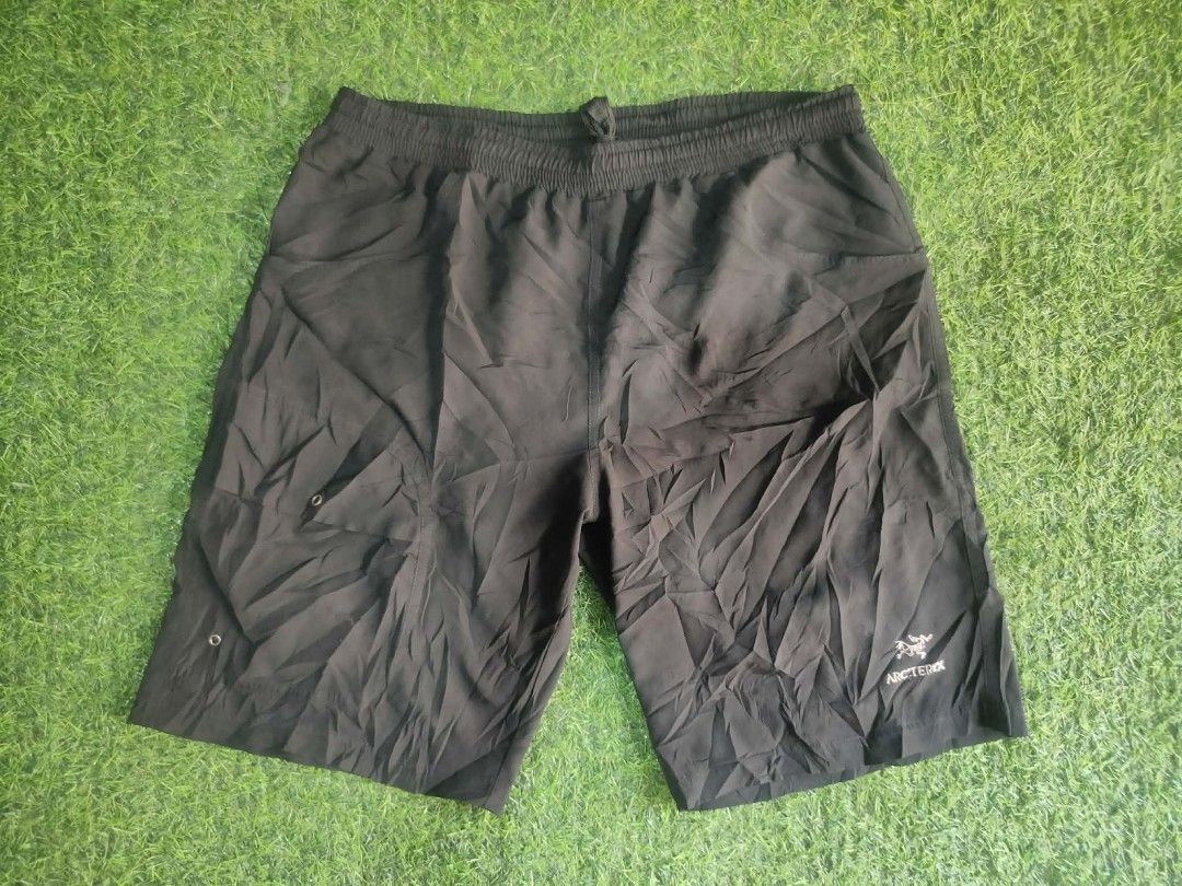 Arcteryx nylon short (Category: Activewear) located in Vinzons. Submitted by kspabico07187 (Listing ID 1460218551, Image 1). Description: Excellent condition Embroidered design logo Waist-30-36 L-20.