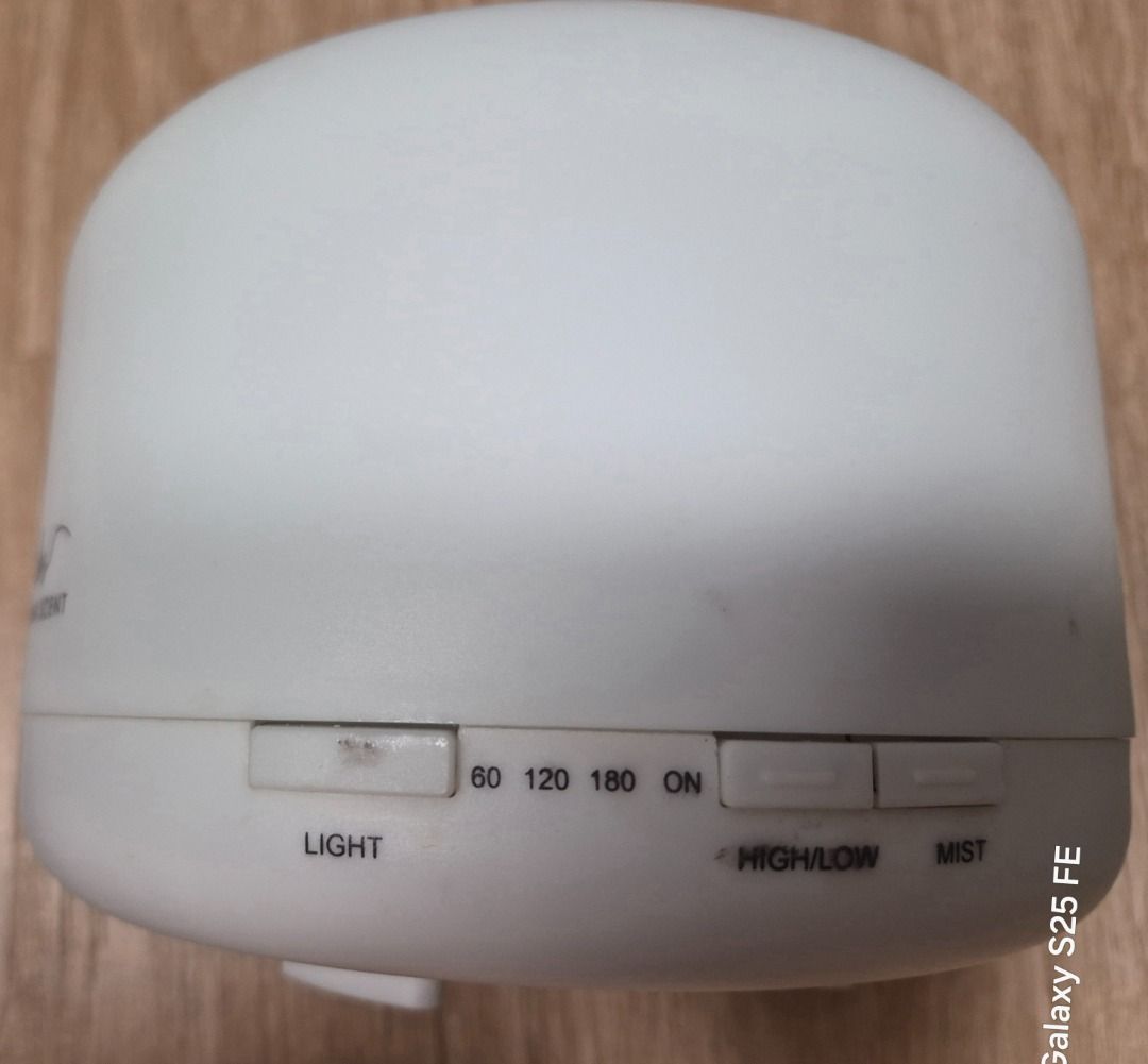 Aroma Diffuser (Category: Home Fragrance) located in Singapore. Submitted by ckcool.cc (Listing ID 1460254895, Image 2). Description: Brand Kirona Scent.