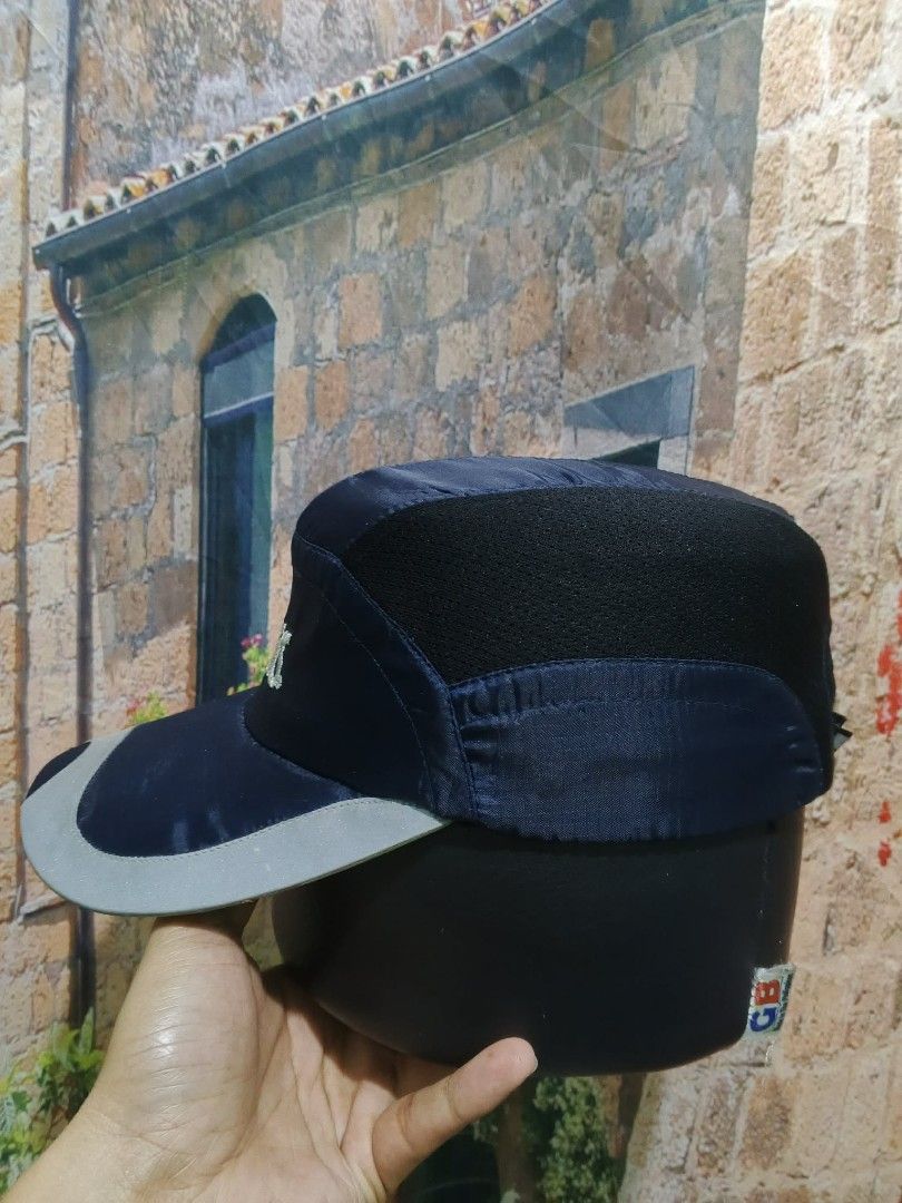 Asics 5 panel cap running hat (Category: Caps & Hats) located in Valenzuela. Submitted by shs.by.marc (Listing ID 1460174679, Image 3). Description: Location : Karuhatan Valenzuela.