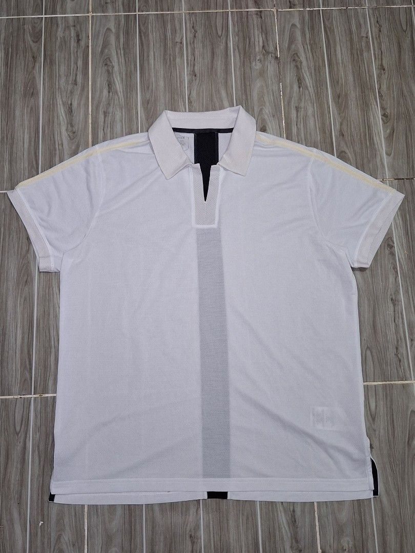 ASICS DRIFIT POLO SHIRT (freeshipping) (Category: Activewear) located in Quezon City. Submitted by gyl-stop (Listing ID 1460107565, Image 1). Description: free shipping 23 x 28 very good condi cr: 9.5/10 issue: parang nag fade logo sa harap para na syang plain.
