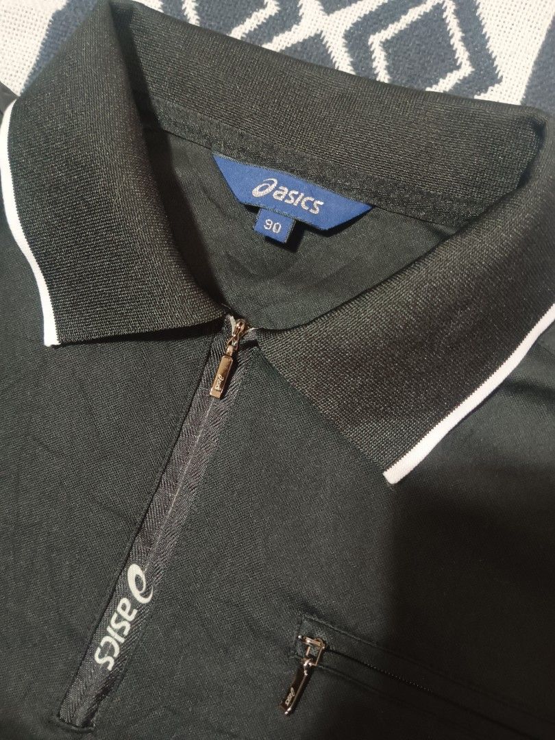 Asics Qzip Polo (Category: Activewear) located in Bacolod City. Submitted by jazzteeeyyynn (Listing ID 1460192147, Image 2). Description: -Asics Qzip Polo ✅ -As new condition ‼️ -Manage your expectations this item is thrifted. -Colors may vary due to lighting. -off/legit -Strictly No return. issue: ❌❌❌ MOD- J&T MOP- GCASH LOC: BACOLOD CITY.