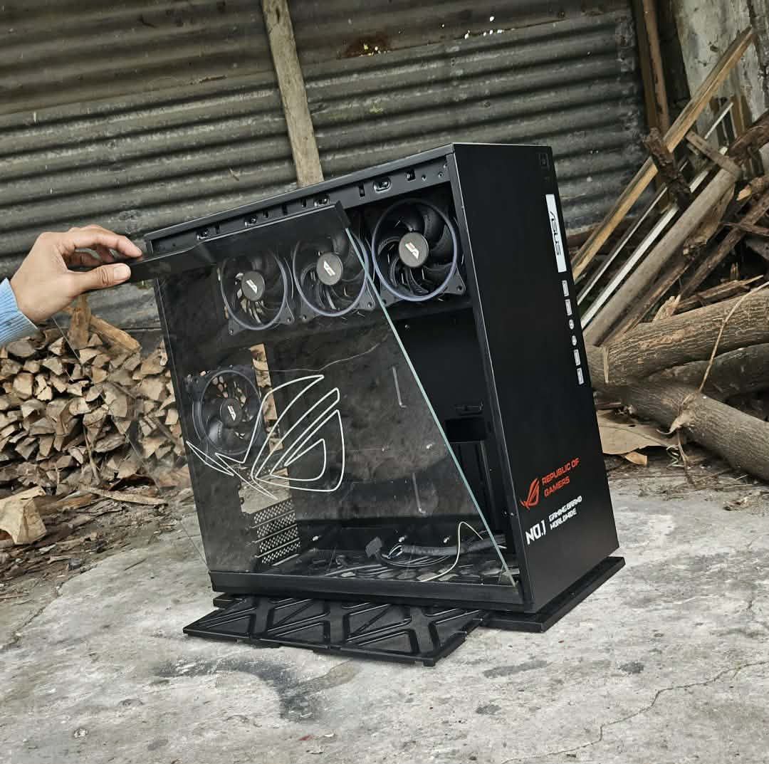 ASUS ROG Gaming PC Case with Tempered Glass Side Panel (Category: Desktops) located in Quezon City. Submitted by ydna_22 (Listing ID 1460271575, Image 3). Description: - ASUS ROG Gaming PC Case - Tempered glass side panel to showcase your build - Multiple pre-installed fans for excellent airflow - ROG logo and I/O ports on the front panel - Ideal for building a new gaming rig - Feel free to ask questions!.