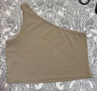(Category: ) located in . Submitted by decluttercloset_niks (Listing ID 1460300340, Image 1). Description: .