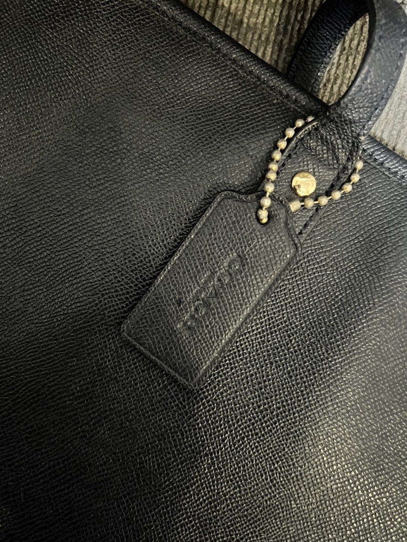 Authentic Coach City Bag (Category: Tote Bags) located in Manila. Submitted by kstyles.ph (Listing ID 1460127428, Image 3). Description: Authentic Coach City Tote in Navy Blue Crossgrain Leather (Style F11926) - First owned bag (well-used) - QC Area - Slightly Negotiable.