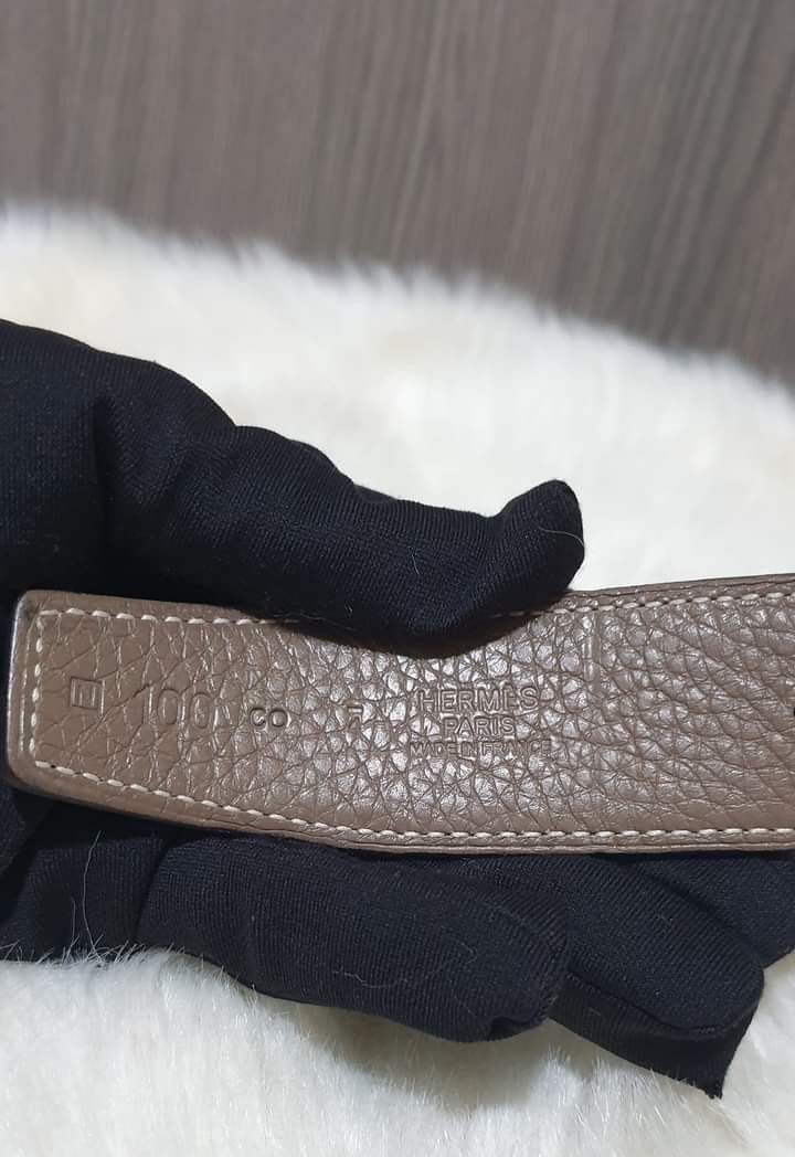 Authentic Hermes Belt size 100 (Category: Luxury Accessories) located in Pasig City. Submitted by castlescollections (Listing ID 1460130982, Image 3). Description: Guaranteed Authentic Hermes Reversible Belt size 40 In good condition.