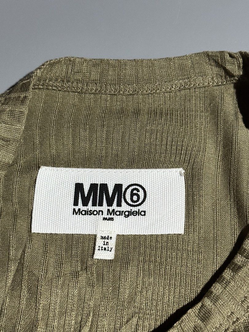 AUTHENTIC MM6 MAISON MARGIELA (Category: Activewear) located in Makati City. Submitted by js.street.finds (Listing ID 1460291030, Image 3). Description: DIMES 14.5/24.5.