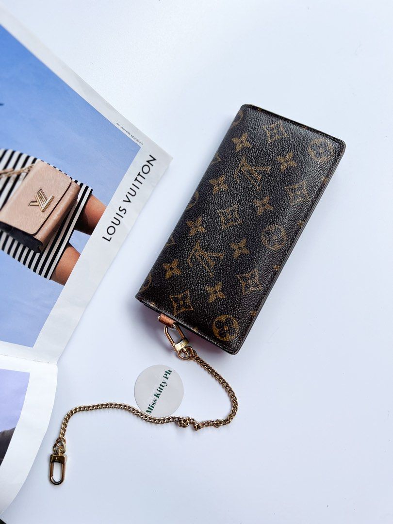 Authentic Preloved Louis Vuitton LV Long wallet with chain (Category: Luxury Bags & Wallets) located in San Pablo. Submitted by misskittyph (Listing ID 1460271542, Image 2). Description: L .O U I S V. U I T T O N M.onogram accordion Long wallet with chain ▪️17k only .⠀⠀⠀⠀⠀ Condition 8.9/10 Made in France Date code TH0035 Includes short chain strap Layaway options available 💯Guaranteed authentic or your money back .