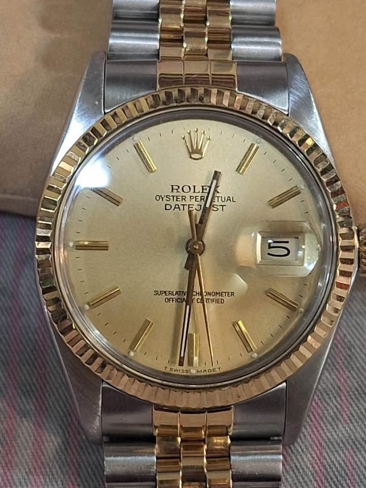 Authentic Rolex (Category: Luxury Watches) located in Manila. Submitted by chloe_luxuries (Listing ID 1460133785, Image 2). Description: Guaranteed Original Rolex 36mm two tone Year 1988 1 beses na over haul Comes with complete inclusion Pm for more details.