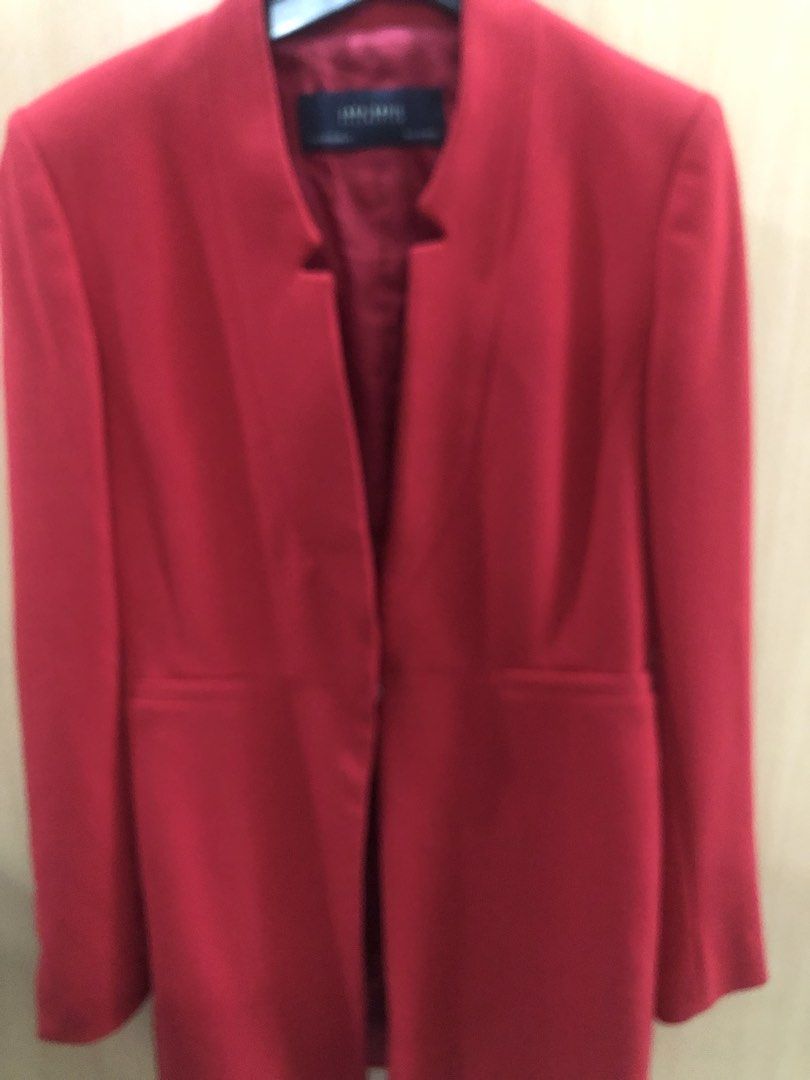 Authentic Zara Blazer Red (Category: Coats, Jackets and Outerwear) located in Mandaluyong City. Submitted by bmorig (Listing ID 1460191365, Image 2). Description: Length or haba is 31 inches na dry clean then stock na collection wag masyado matanung po alam mo naman size mo diba?✌️🥰.